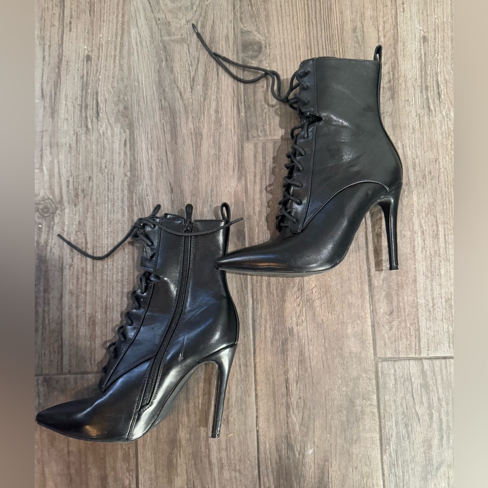 AZALEA WANG ASTORIA LACE UP STILETTO BOOTIE NWOT - Picture 5 of 10
